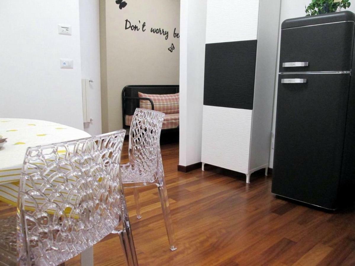 Minihouse Lejlighed Bari Eksteriør billede